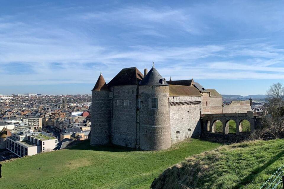 Le Calme Au Centre-Ville Dans Une Cour Interieure, Avec Place De Parking Privee Dieppe Luaran gambar